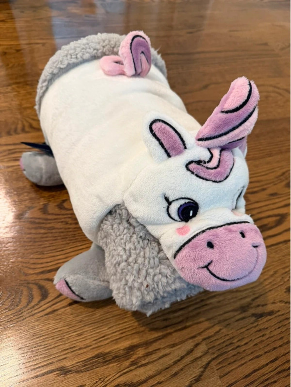 Berkshire Cuddly Buddies Unicorn plush blanket